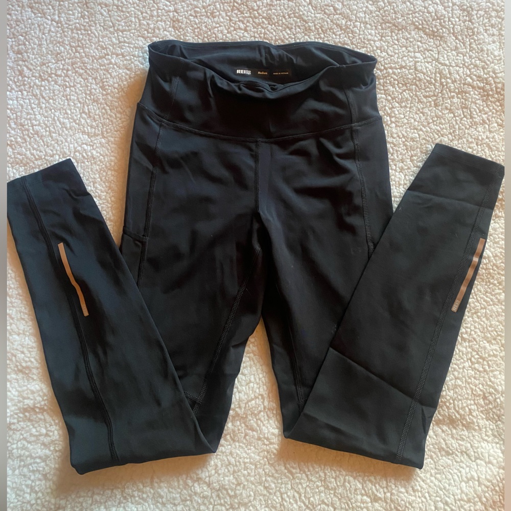 REI yoga pants size medium